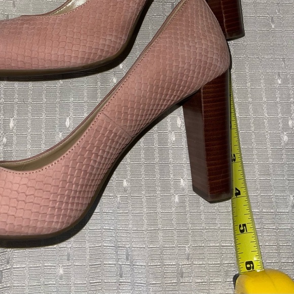 EUC Elegant Pink Suede Block Heel Pumps - Picture 7 of 8